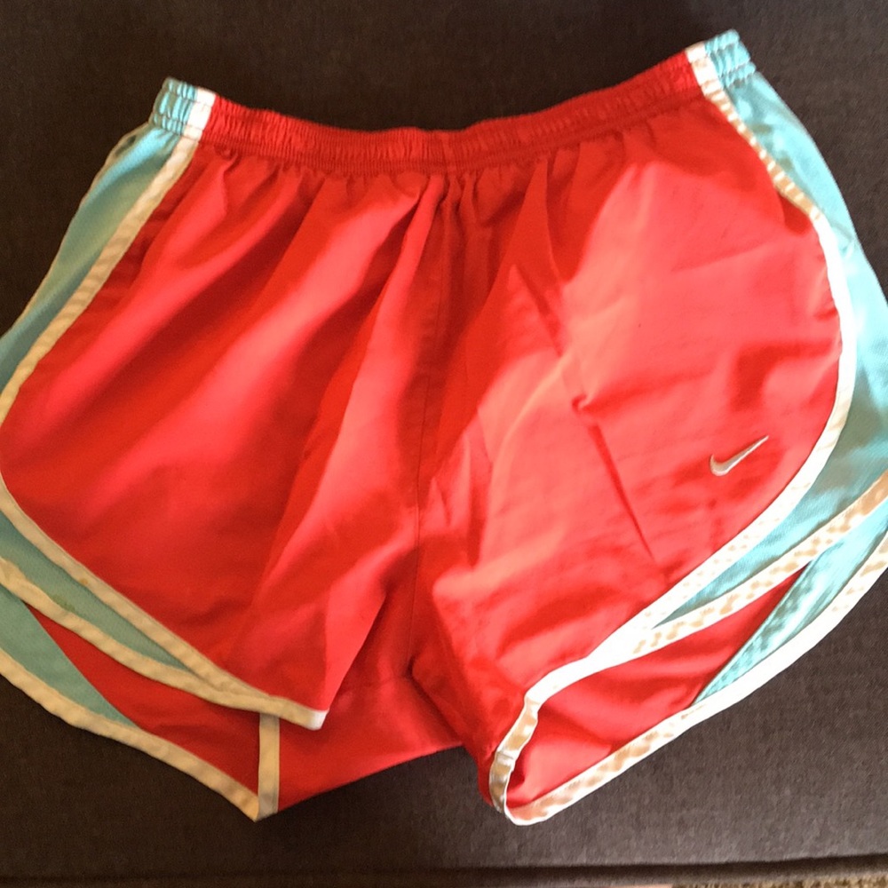 Women’s Nike Tempo Shorts size small